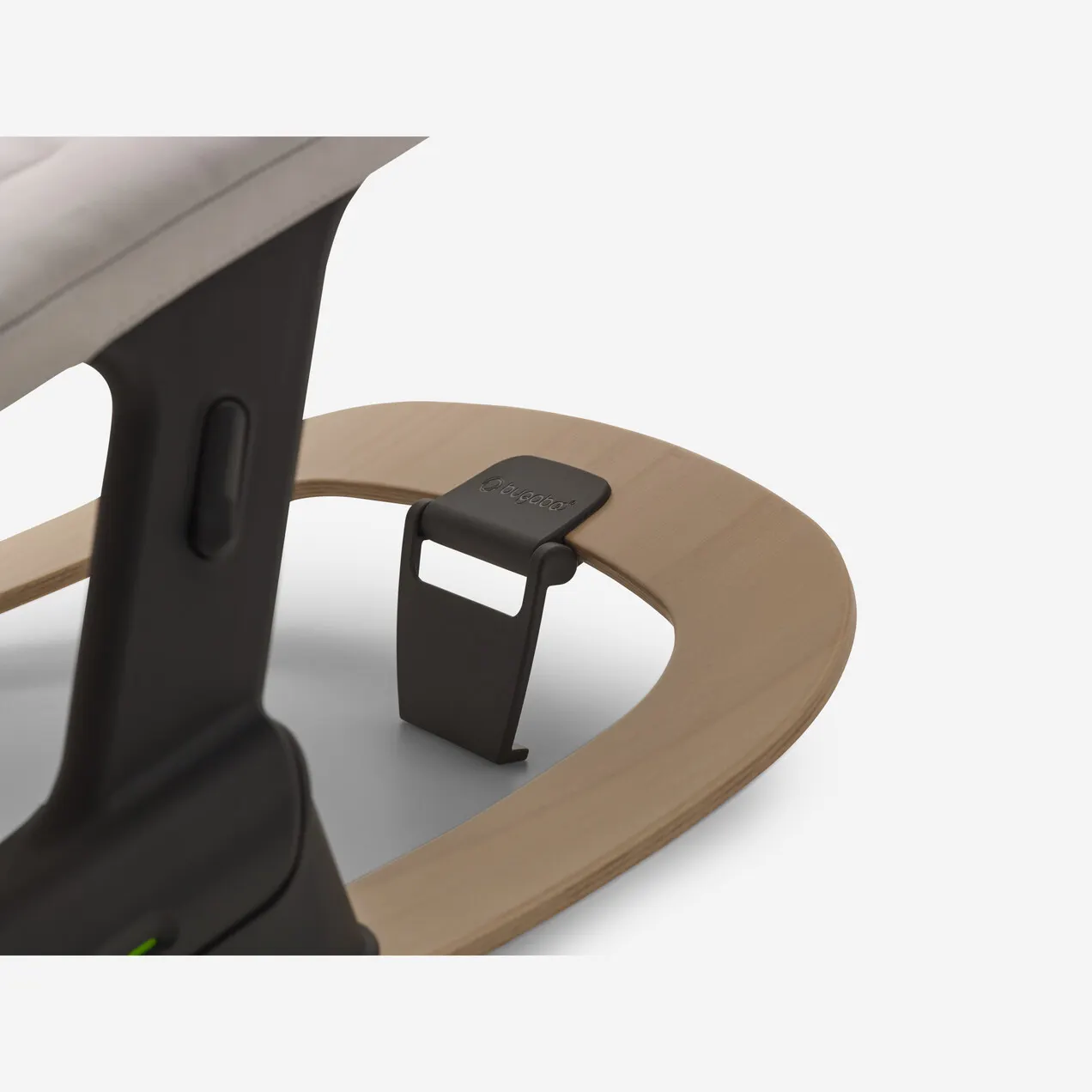 Bugaboo-Giraffe-rocker-frame-neutral-wood-x-200005001-05.jpg