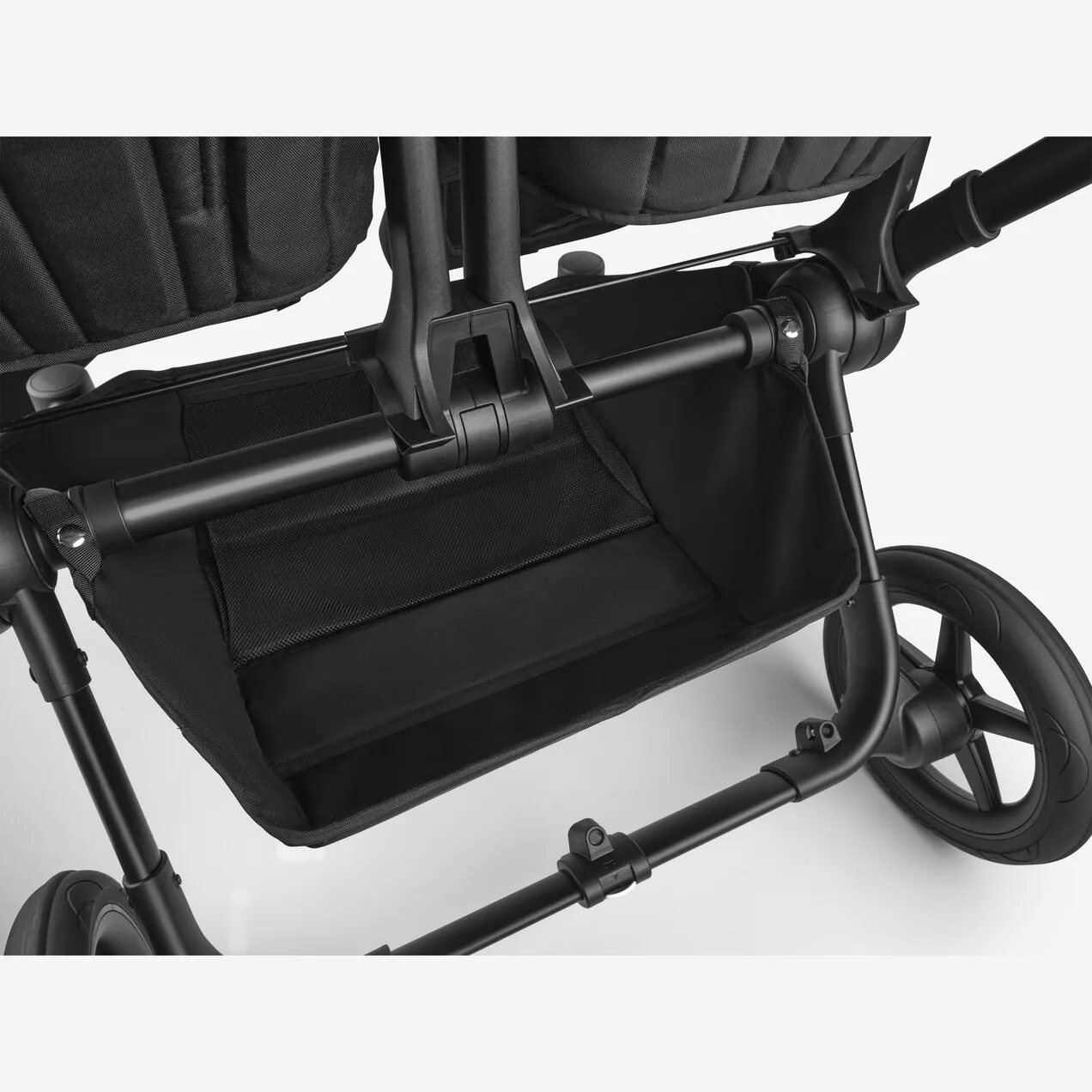 Bugaboo-Donkey-5-Duo-bassinet-and-seat-stroller-black-base-midnight-black-fabrics-midnight-black-sun-canopy-x-PV004856-07.jpg