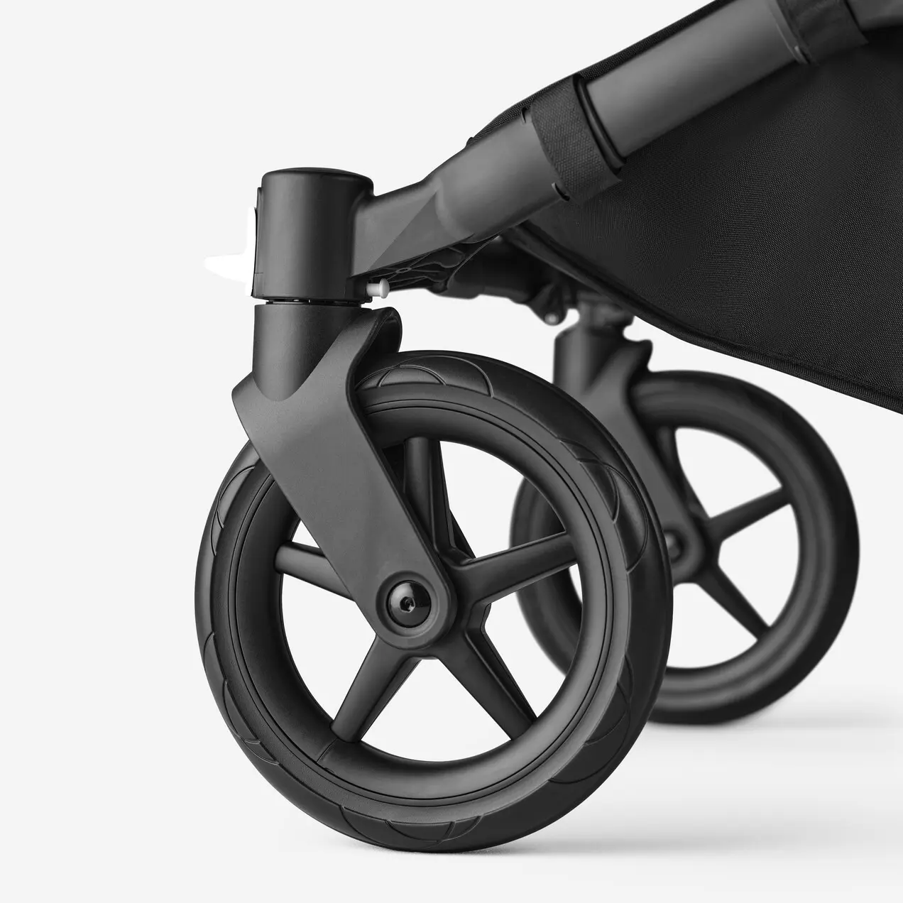 Bugaboo-Donkey-5-Duo-bassinet-and-seat-stroller-black-base-midnight-black-fabrics-midnight-black-sun-canopy-x-PV004856-13.jpg