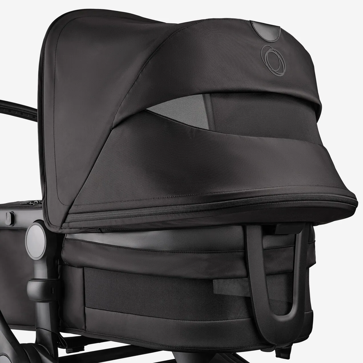 Bugaboo-Fox-5-bassinet-seat-stroller-black-moonlight-chassis-black-moonlight-fabrics-black-moonlight-sun-canopy-x-PV007361-08.jpg