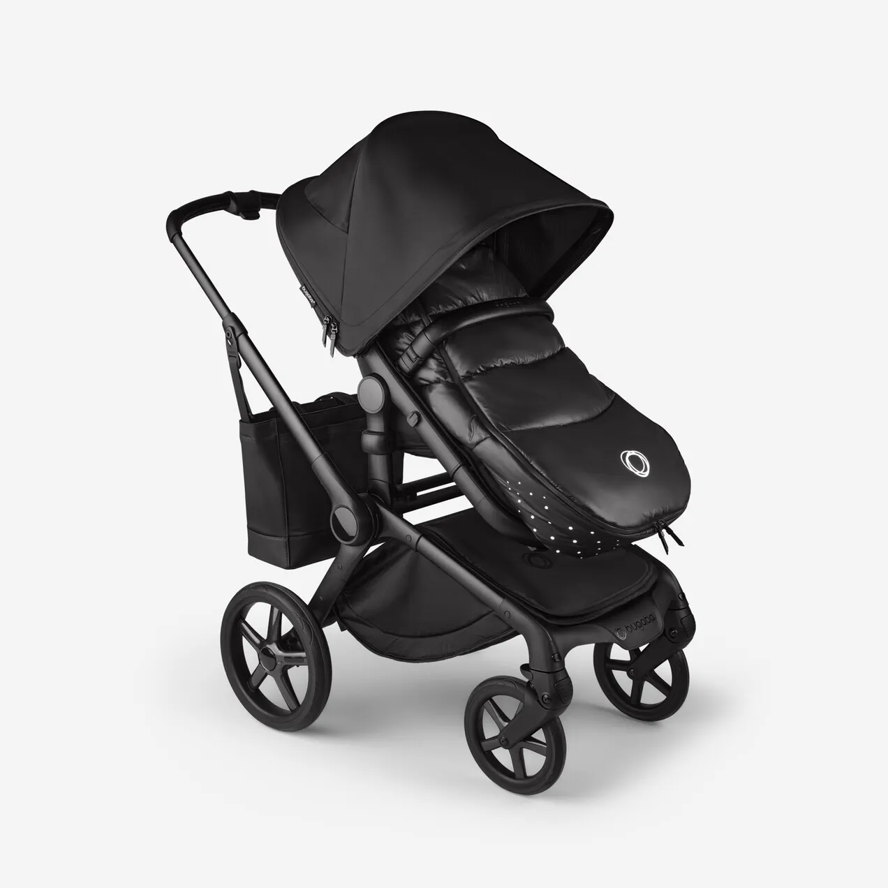 Bugaboo-Fox-5-bassinet-seat-stroller-black-moonlight-chassis-black-moonlight-fabrics-black-moonlight-sun-canopy-x-PV007361-16.jpg