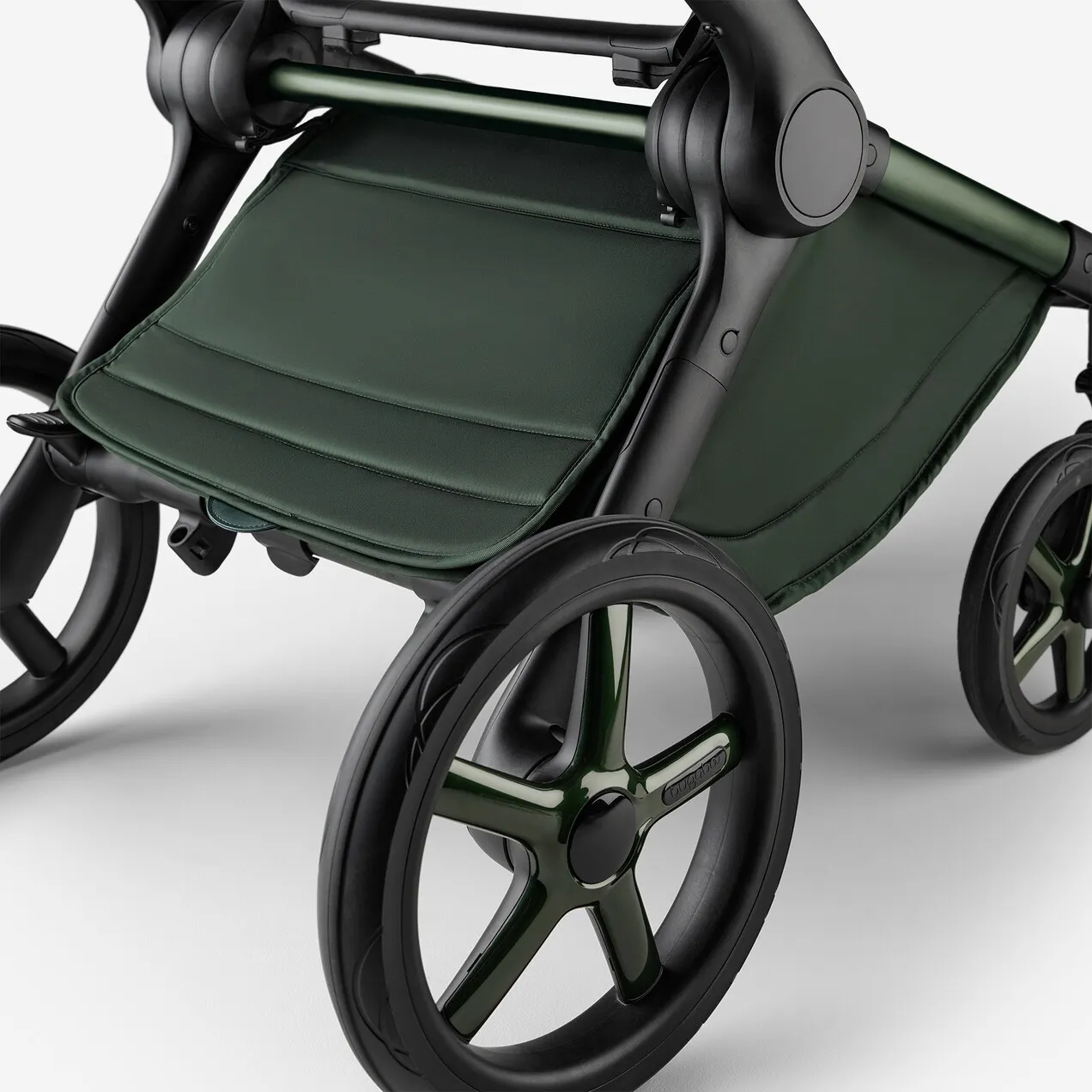 Bugaboo-Fox-5-bassinet-seat-stroller-midnight-green-chassis-midnight-green-fabrics-midnight-green-sun-canopy-x-PV007351-07.jpg