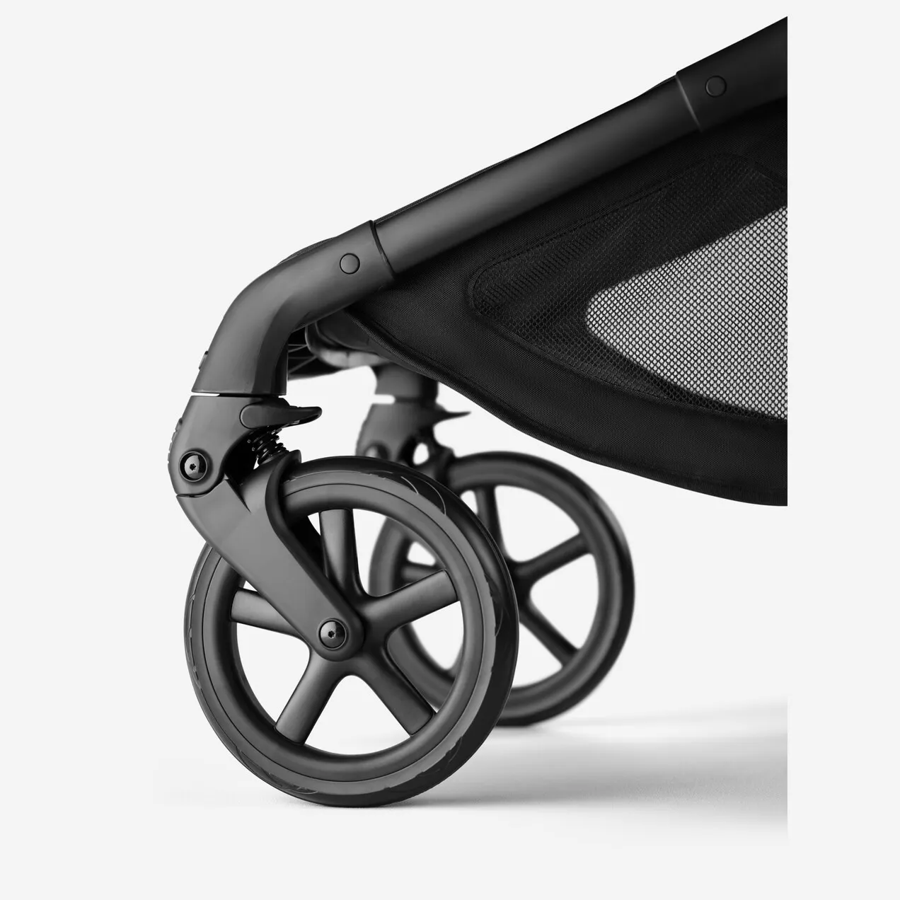 Bugaboo-Fox-5-renew-bassinet-and-seat-stroller-black-base-heritage-black-fabrics-misty-white-sun-canopy-x-PV007573-10.jpg